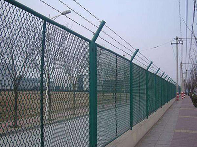 鐵路護(hù)欄網(wǎng)案例圖片4