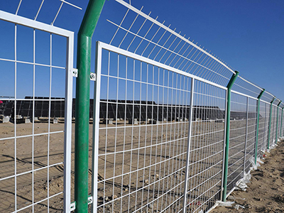 高速公路護欄網(wǎng)案例圖片4